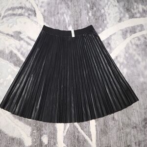 Brand New Women’s Black Pleated Skater Skirt Size XL